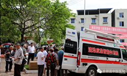 pg娱乐电子游戏app助力井研县中医医院喜迎二十大，献礼党的生日大型义诊暨《中医药法》宣传活