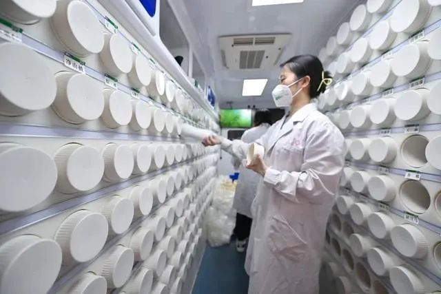 pg娱乐电子游戏app“流动应急智能中药房”亮相《人民政协报》！