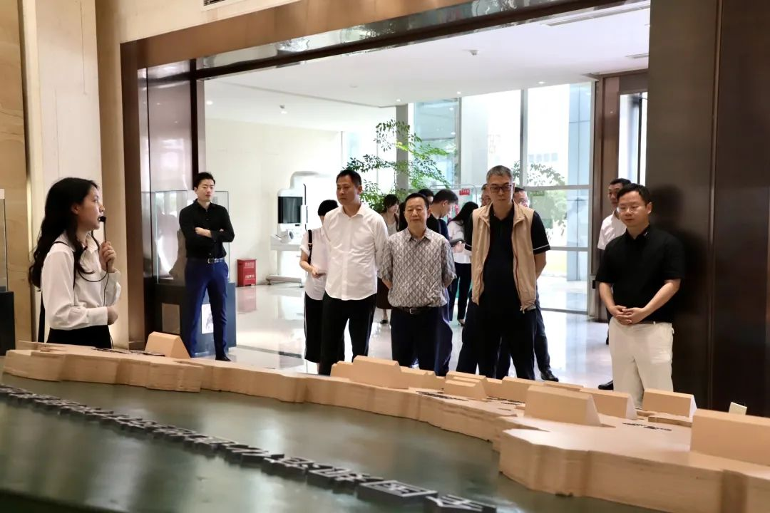 共创政企合作新模式，共谋产业发展新篇章