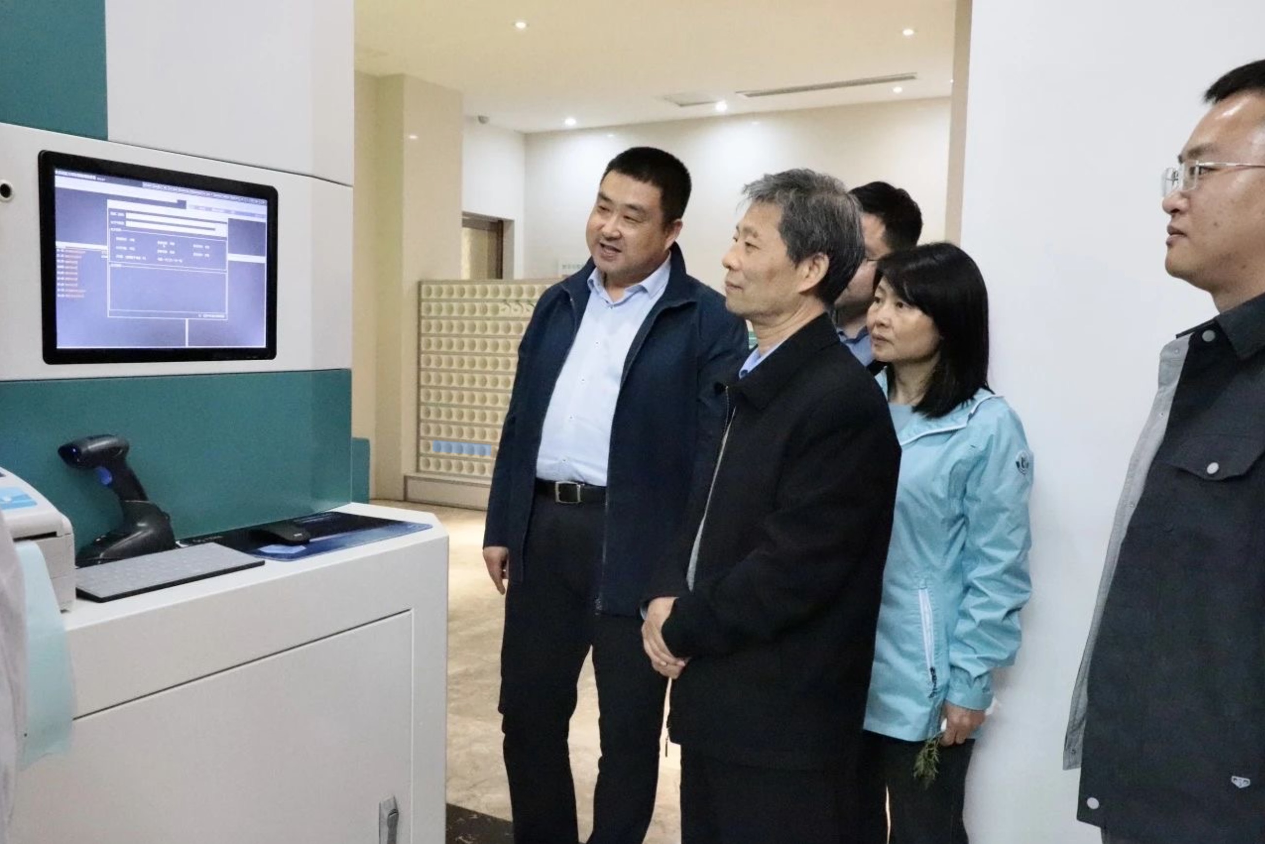 同心筑梦 携手共进｜陕西省药品监督管理局副局长张平一行莅临pg娱乐电子游戏app考察调研